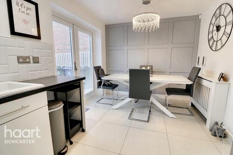 81 Cammidge Way, Doncaster, DN4 7BX