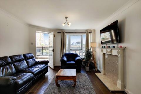 2 bedroom flat to rent, Stewart Street, Isle Of Dogs, London, E14