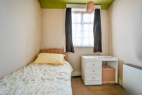 28 Denison Road, London, W5 1NU
