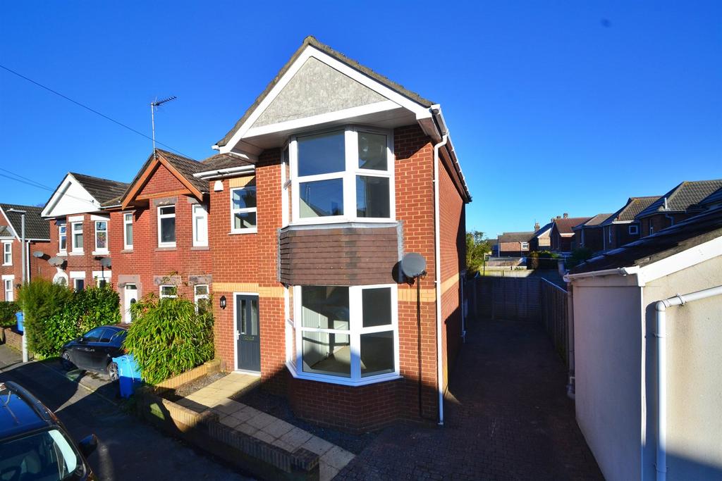 Parkstone 2 bed detached house for sale £350,000
