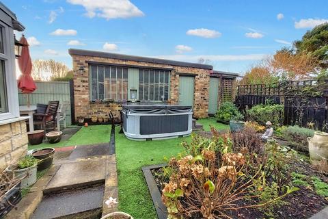 3 bedroom bungalow for sale - Garden Terrace, Shilbottle, Northumberland, NE66 2HX