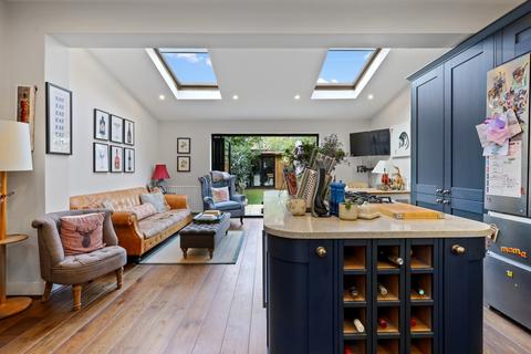 150 Trentham Street, London, SW18 5DJ