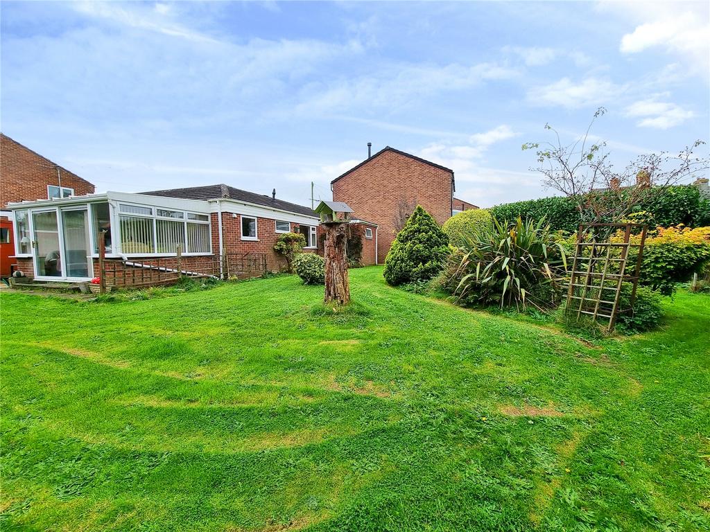Chard, Somerset TA20 2 bed bungalow for sale £265,000