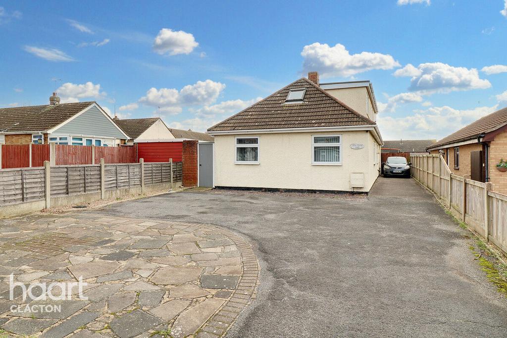 Thorpe Road, ClactonOnSea 4 bed detached house for sale £350,000