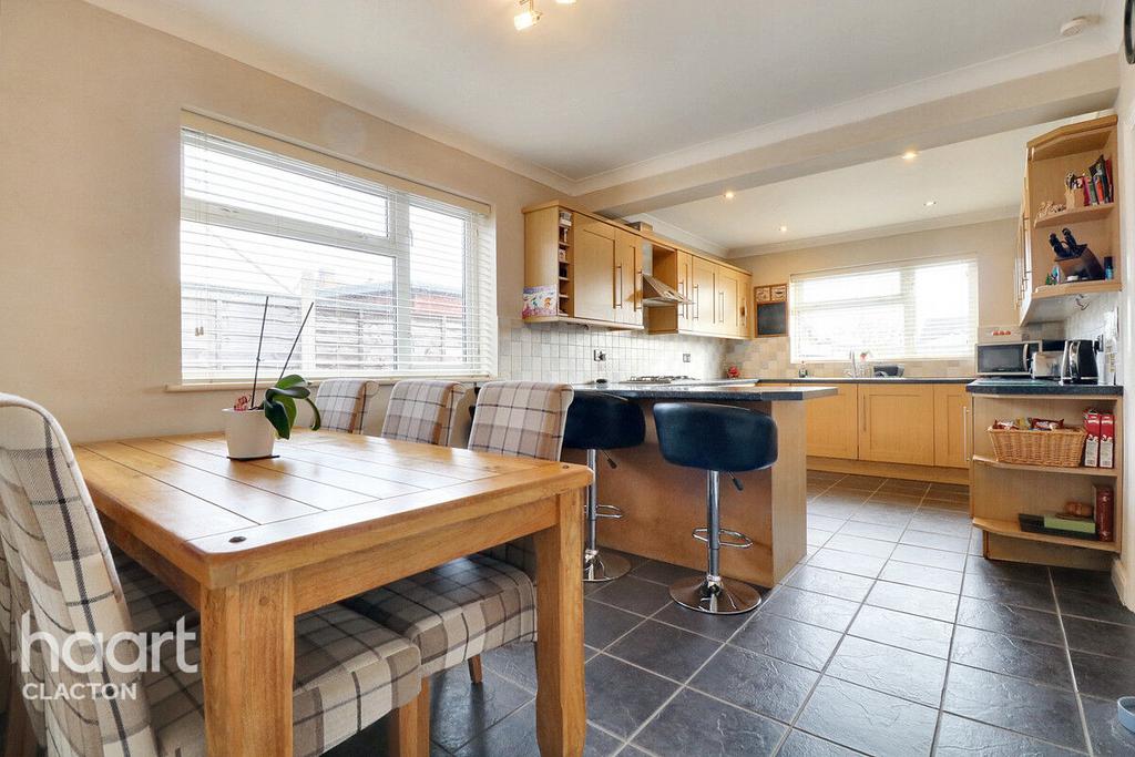 Thorpe Road, ClactonOnSea 4 bed detached house for sale £350,000