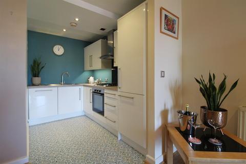 2 bedroom flat for sale, 80 Balmoral Place, Leeds