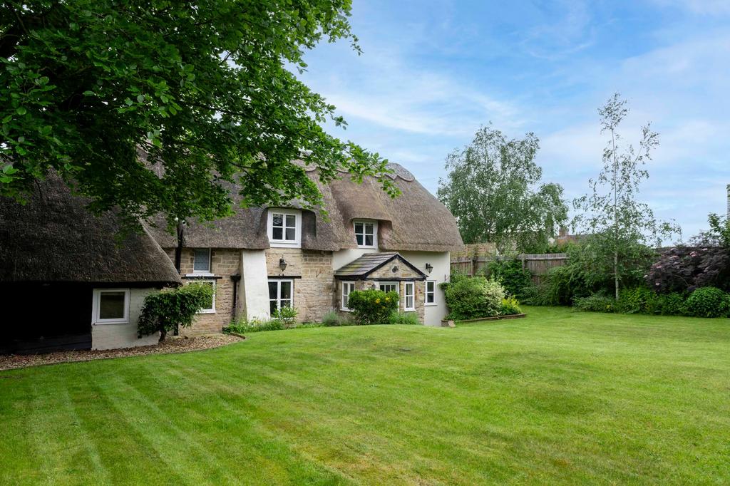 High Street, Castor, PE5 4 bed cottage for sale £600,000