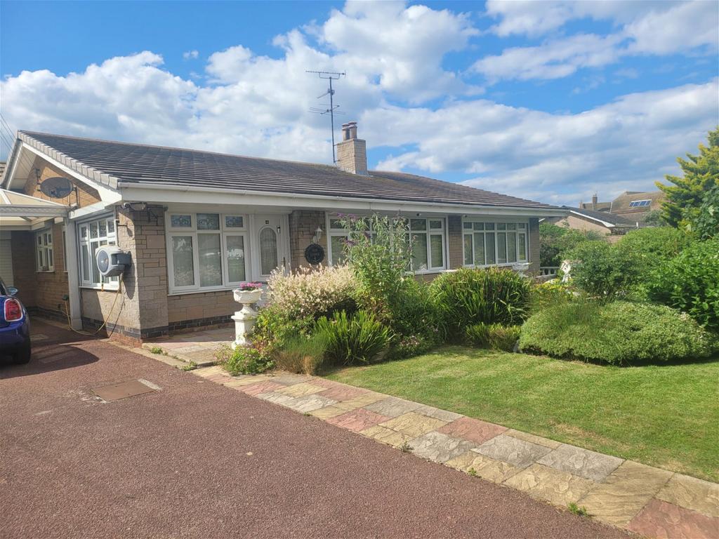 Sunningdale Drive, Skegness PE24 4 bed detached bungalow for sale £
