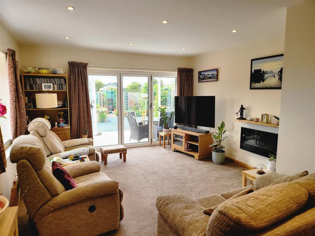 Chapel St Leonards PE24 2 bed detached bungalow for sale £275,000