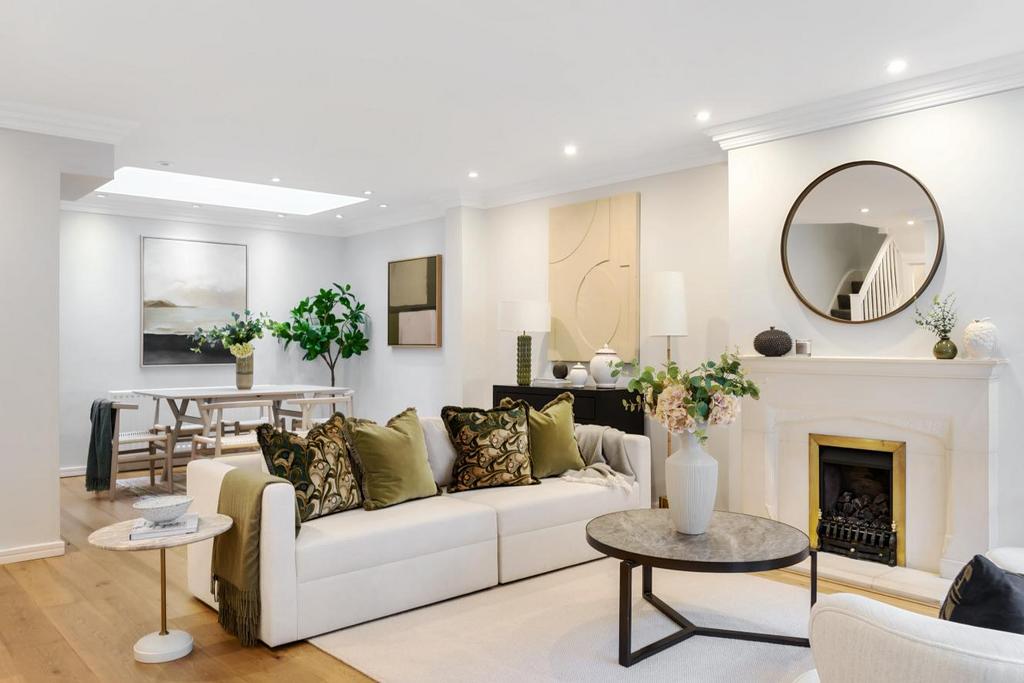 Queens Mews, Bayswater 4 bed terraced house £2,100,000