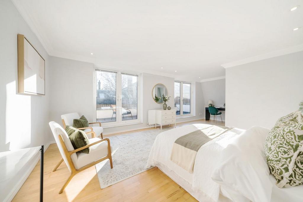 Queens Mews, Bayswater 4 bed terraced house £2,100,000