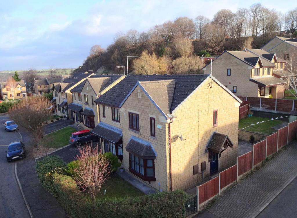 Sugden Close, Rastrick HD6 3 bed semidetached house for sale £200,000