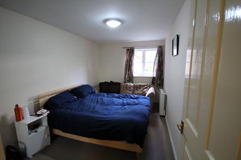 6 Colham Road, Uxbridge, UB8 3WQ