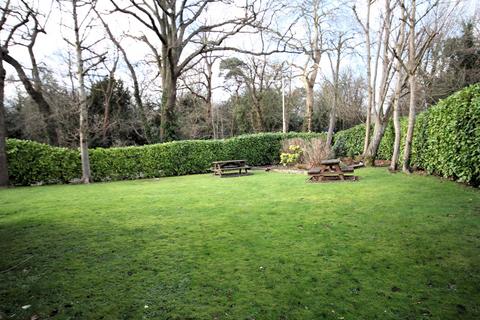 6 Colham Road, Uxbridge, UB8 3WQ