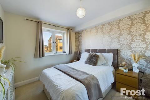 176 Redford Close, Feltham, TW13 4TF