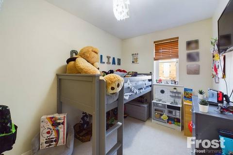 176 Redford Close, Feltham, TW13 4TF