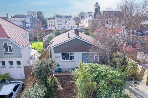 2 bedroom property for sale, Mounument Gardens, Upland Road, St Peter Port, Guernsey, GY1