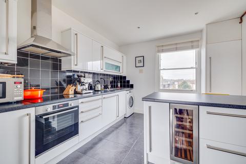 2 bedroom flat for sale, Munster Road, Fulham, London