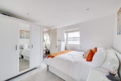 2 bedroom flat for sale, Munster Road, Fulham, London