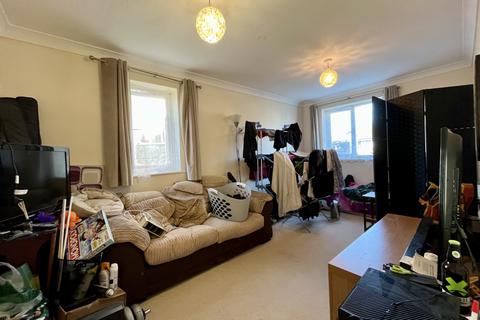 2 bedroom flat for sale, Clovelly House, Honeycrag Close, Polegate, East Sussex, BN26