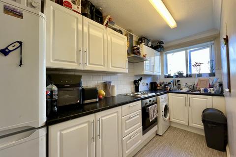 2 bedroom flat for sale, Clovelly House, Honeycrag Close, Polegate, East Sussex, BN26