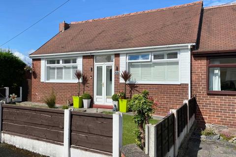 2 bedroom semi-detached bungalow for sale, Chilton Avenue, Oldham OL9