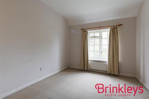 107 Pitt Crescent, London, SW19 8HR