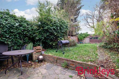 107 Pitt Crescent, London, SW19 8HR