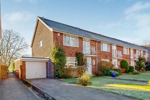 4 bedroom end of terrace house for sale, Sunningdale Close, Stanmore, HA7