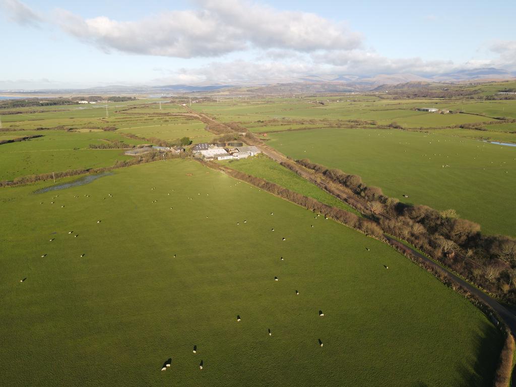 Farm For Sale, Bootle