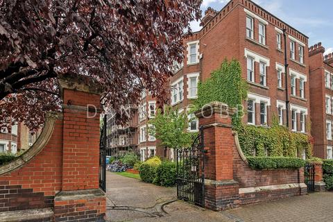 3 bedroom flat for sale, Hayes Court, Camberwell New Road, SE5