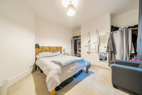 1 bedroom apartment for sale, Pullens Buildings, Penton Place, SE17
