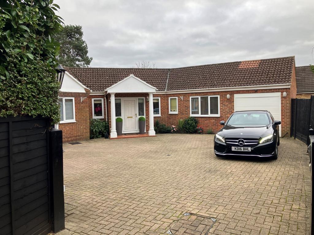 Wexham Woods, Wexham 4 bed bungalow for sale £815,000
