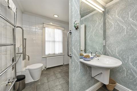48 Ravenscourt Gardens, London, W6 0TU