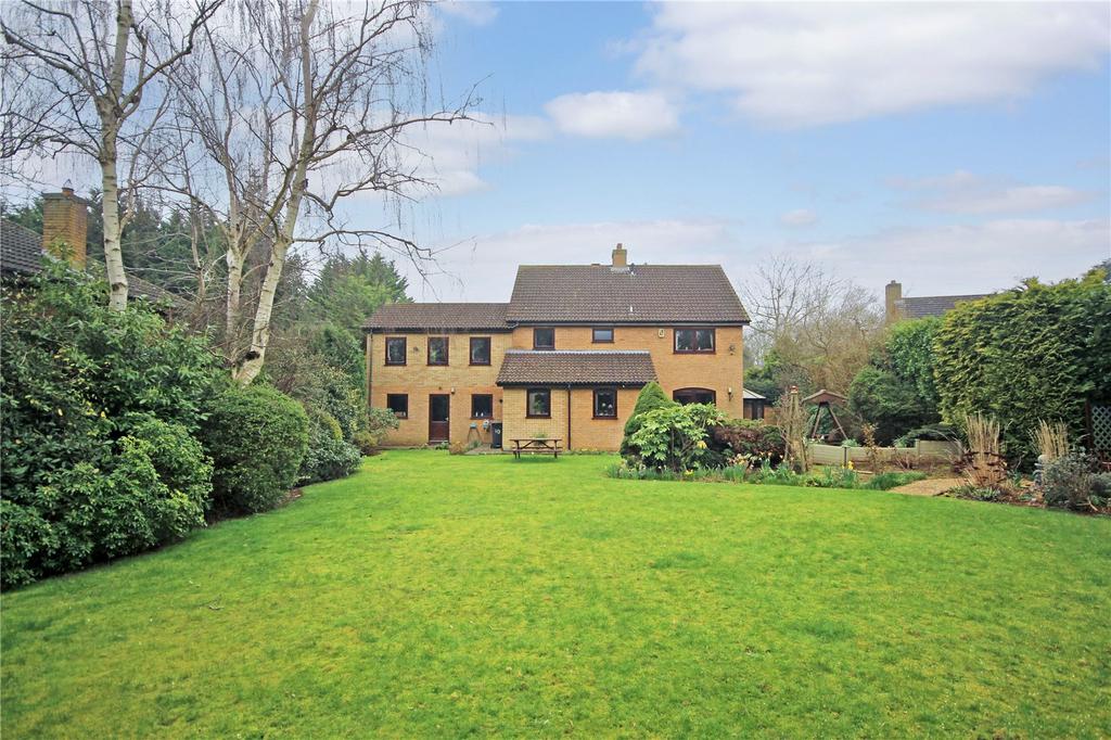 Rixon Close, Weston Favell, Northampton, Northamptonshire, NN3 5 bed detached house for sale £