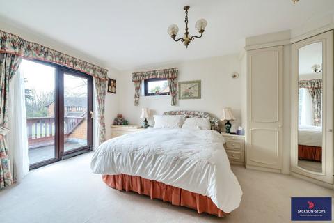 5 bedroom detached house for sale, Rixon Close, Weston Favell, Northampton, Northamptonshire, NN3