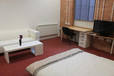 Studio to rent, Flat 8, Byron Works, 106 Lower Parliament Street, Nottingham, NG1 1EN