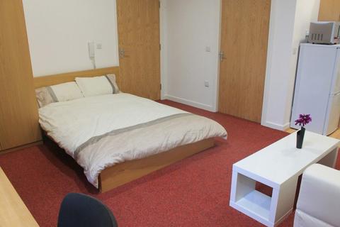 Studio to rent, Flat 8, Byron Works, 106 Lower Parliament Street, Nottingham, NG1 1EN