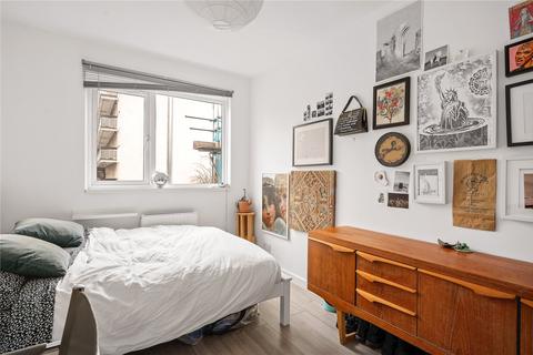 2 Lorden Walk, London, E2 6NL