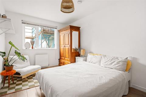 2 Lorden Walk, London, E2 6NL
