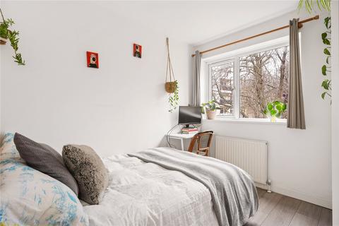2 Lorden Walk, London, E2 6NL