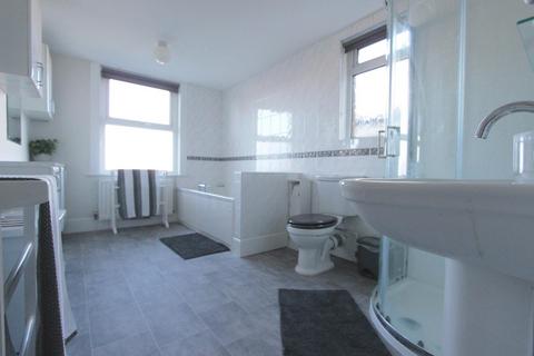 125 Downs Road, Walmer, Deal, CT14 7TF