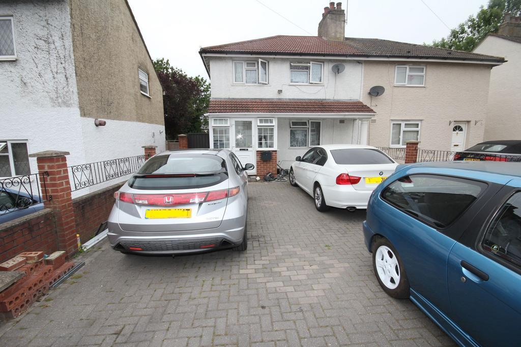 Pole Hill Road, Uxbridge, UB10 4 bed semidetached house £2,800 pcm