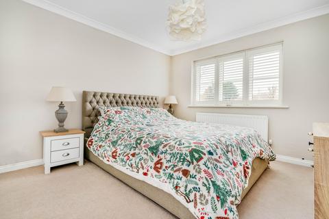 19 Coppard Gardens, Chessington, KT9 2GE
