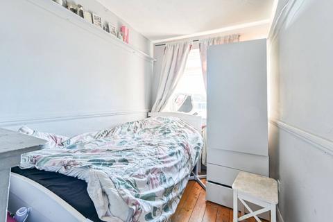 4 Hollman Gardens, London, SW16 3SJ