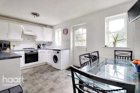 38 Hamond Close, South Croydon, CR2 6BZ