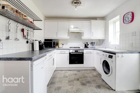 38 Hamond Close, South Croydon, CR2 6BZ