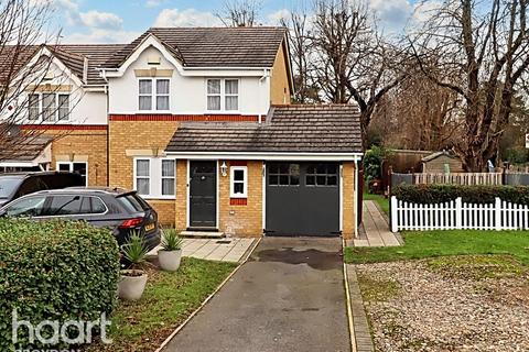 3 bedroom detached house for sale - Hamond Close, South Croydon