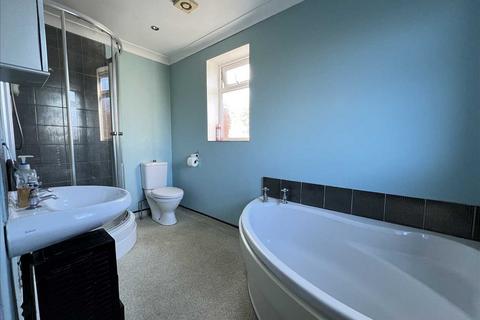 3 bedroom end of terrace house for sale, Ollis Close, Corby