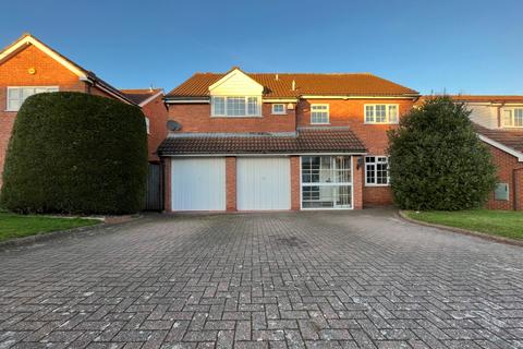 5 bedroom detached house to rent, Barnfield Drive, Solihull, West Midlands, B92